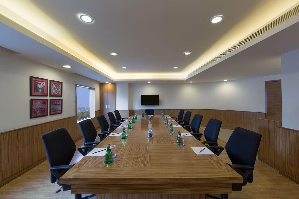 Four Points By Sheraton Vadodara Exterior foto