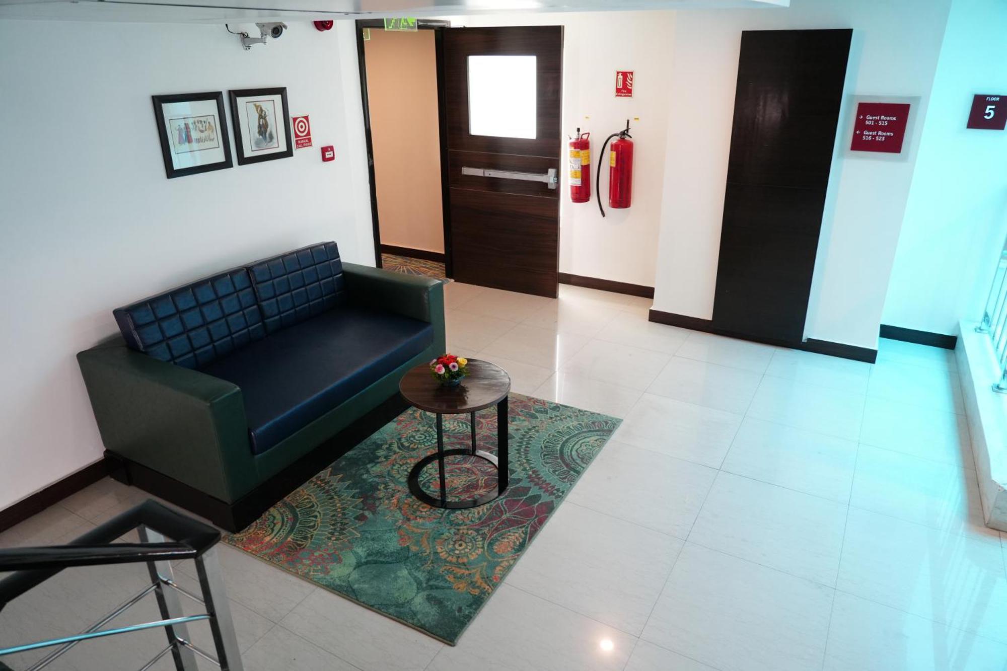 Four Points By Sheraton Vadodara Exterior foto