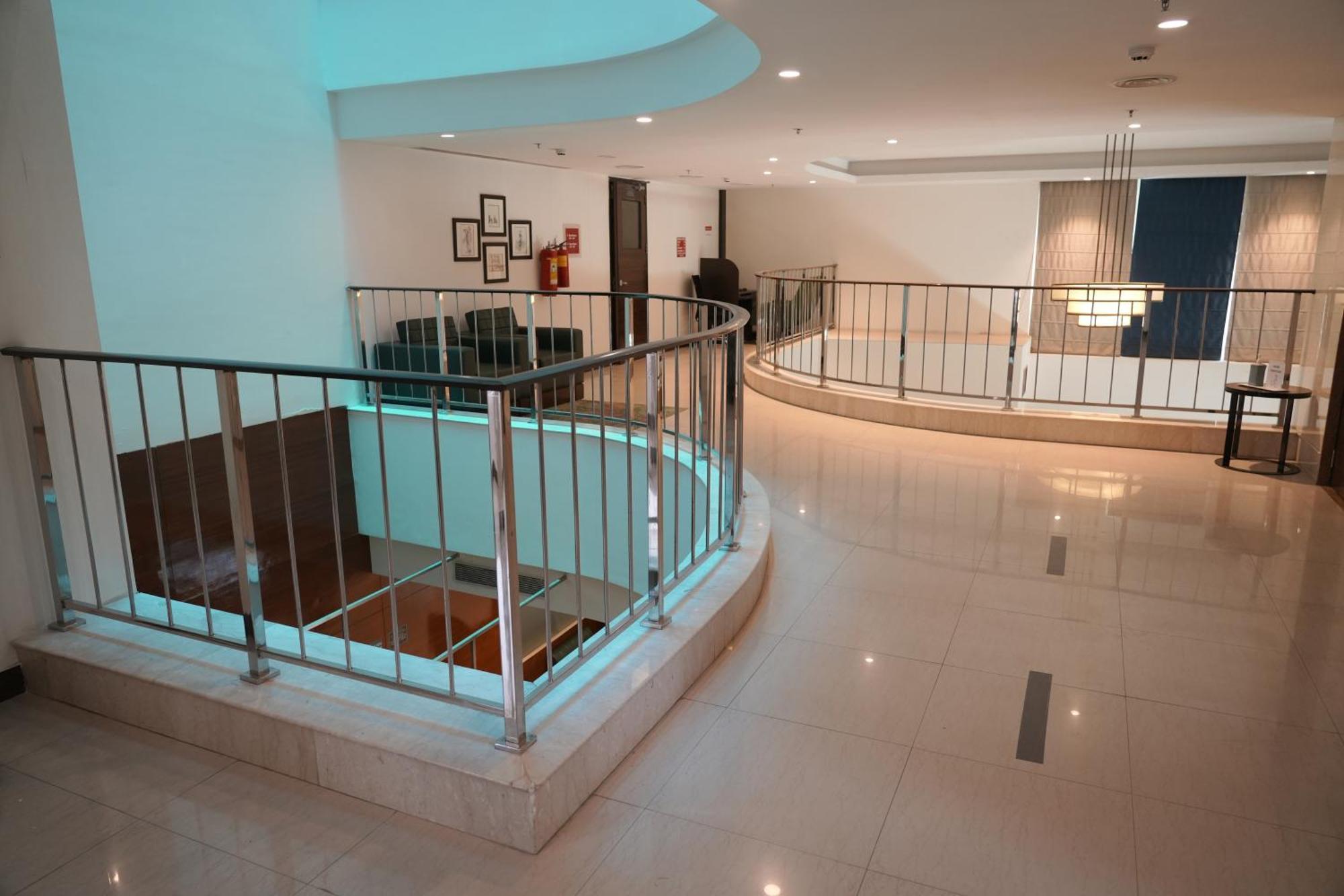 Four Points By Sheraton Vadodara Exterior foto