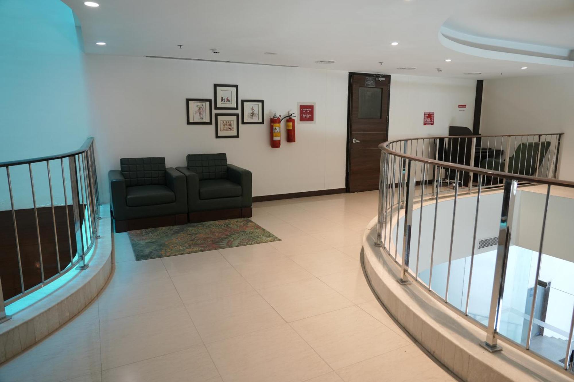 Four Points By Sheraton Vadodara Exterior foto