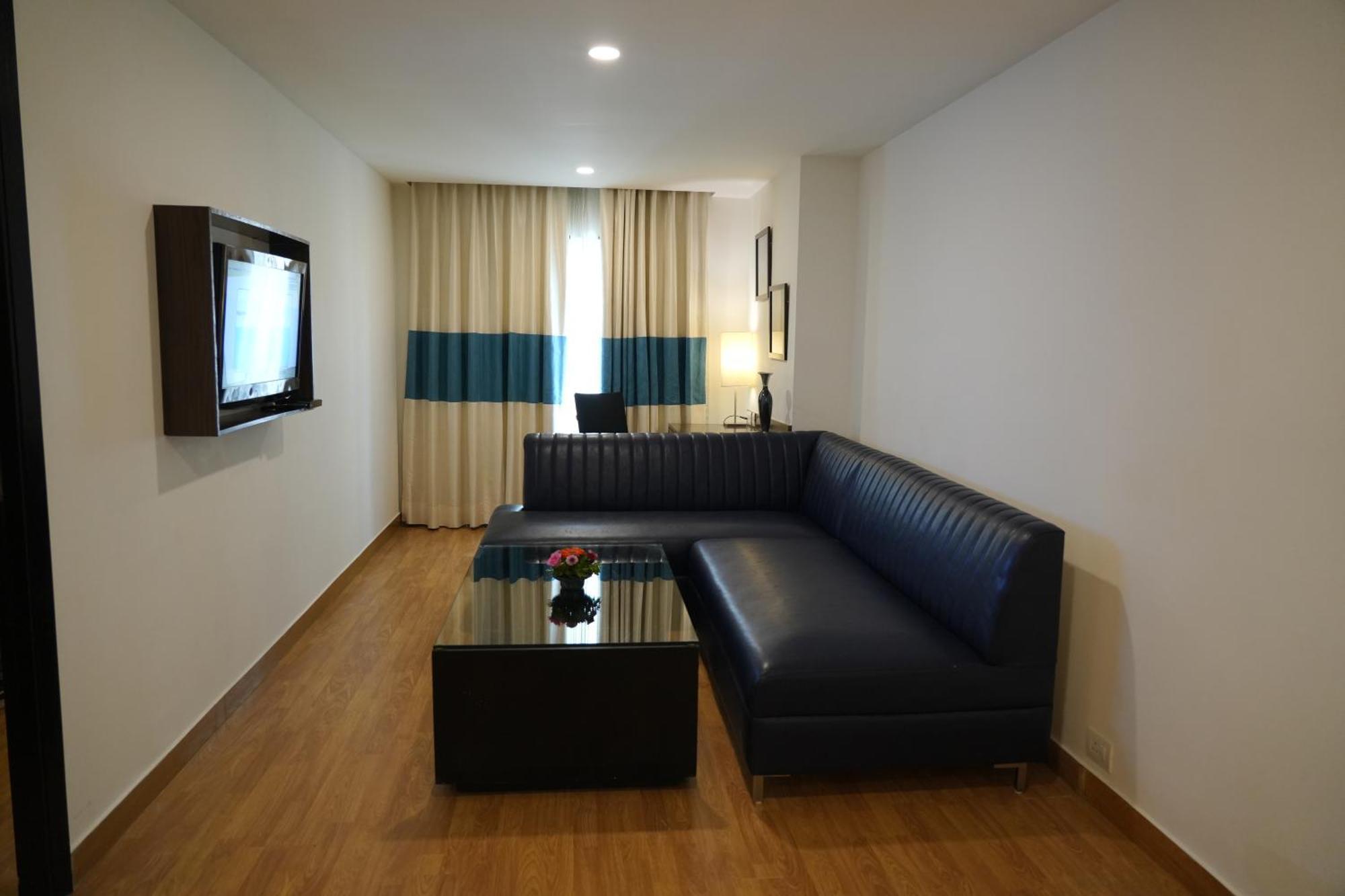 Four Points By Sheraton Vadodara Exterior foto