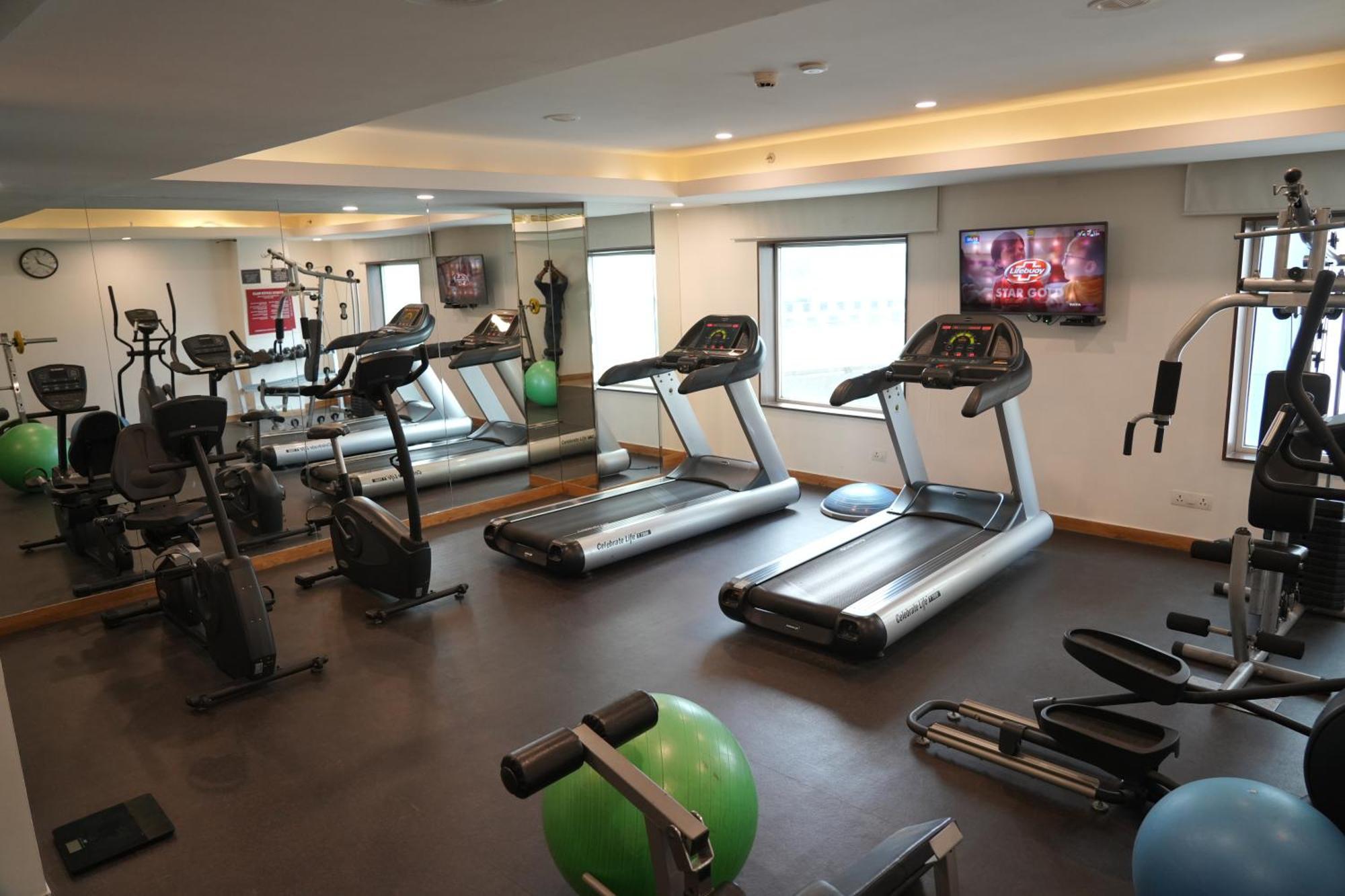 Four Points By Sheraton Vadodara Exterior foto