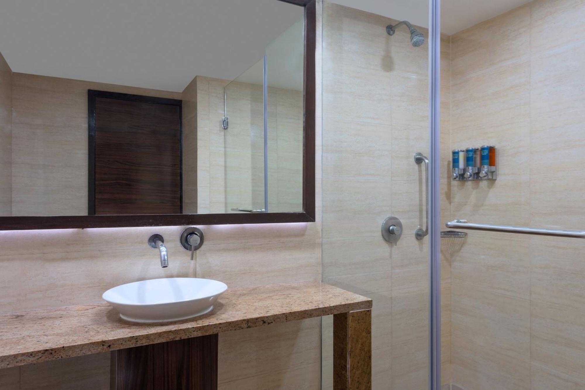 Four Points By Sheraton Vadodara Exterior foto
