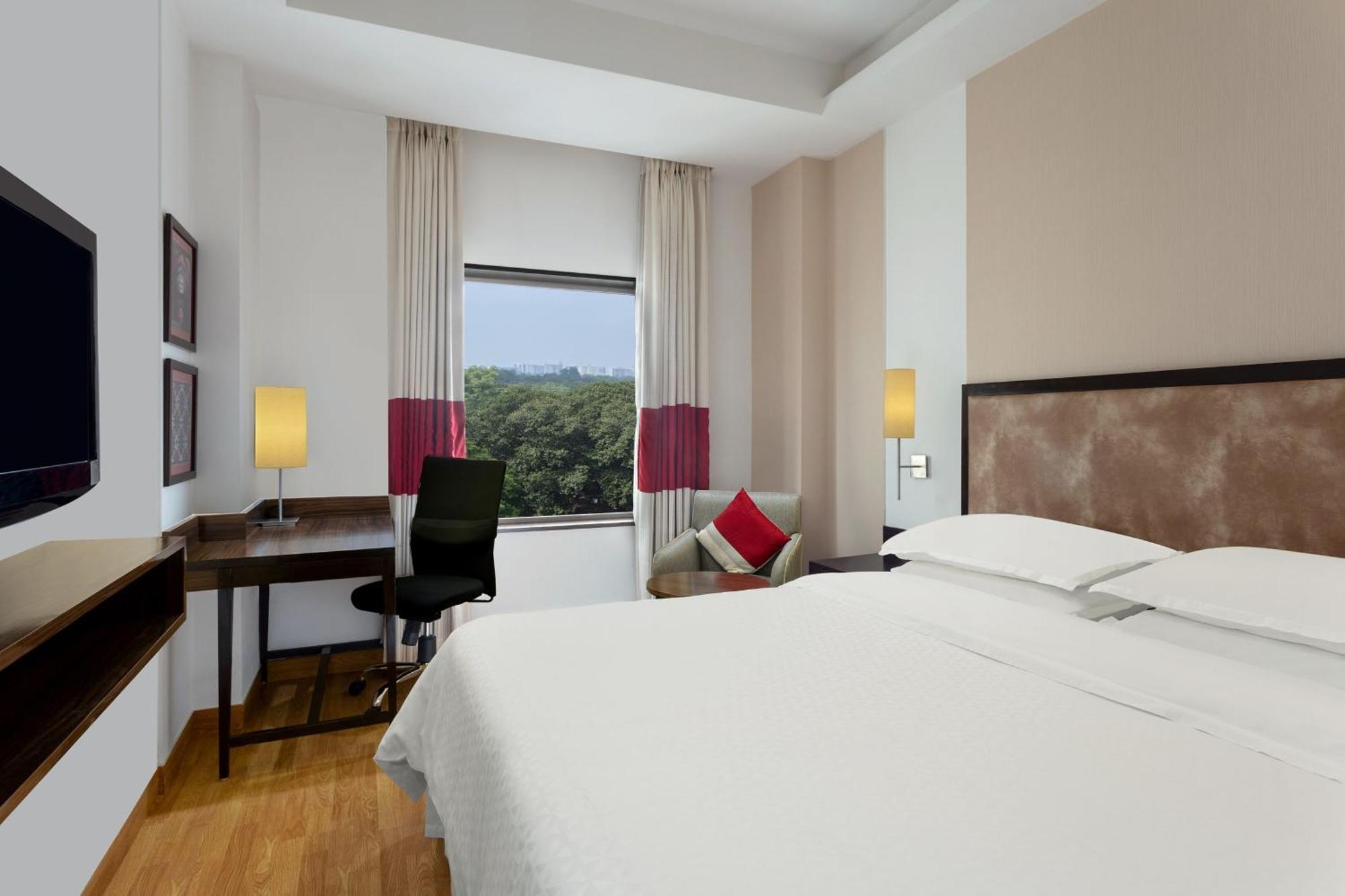Four Points By Sheraton Vadodara Exterior foto